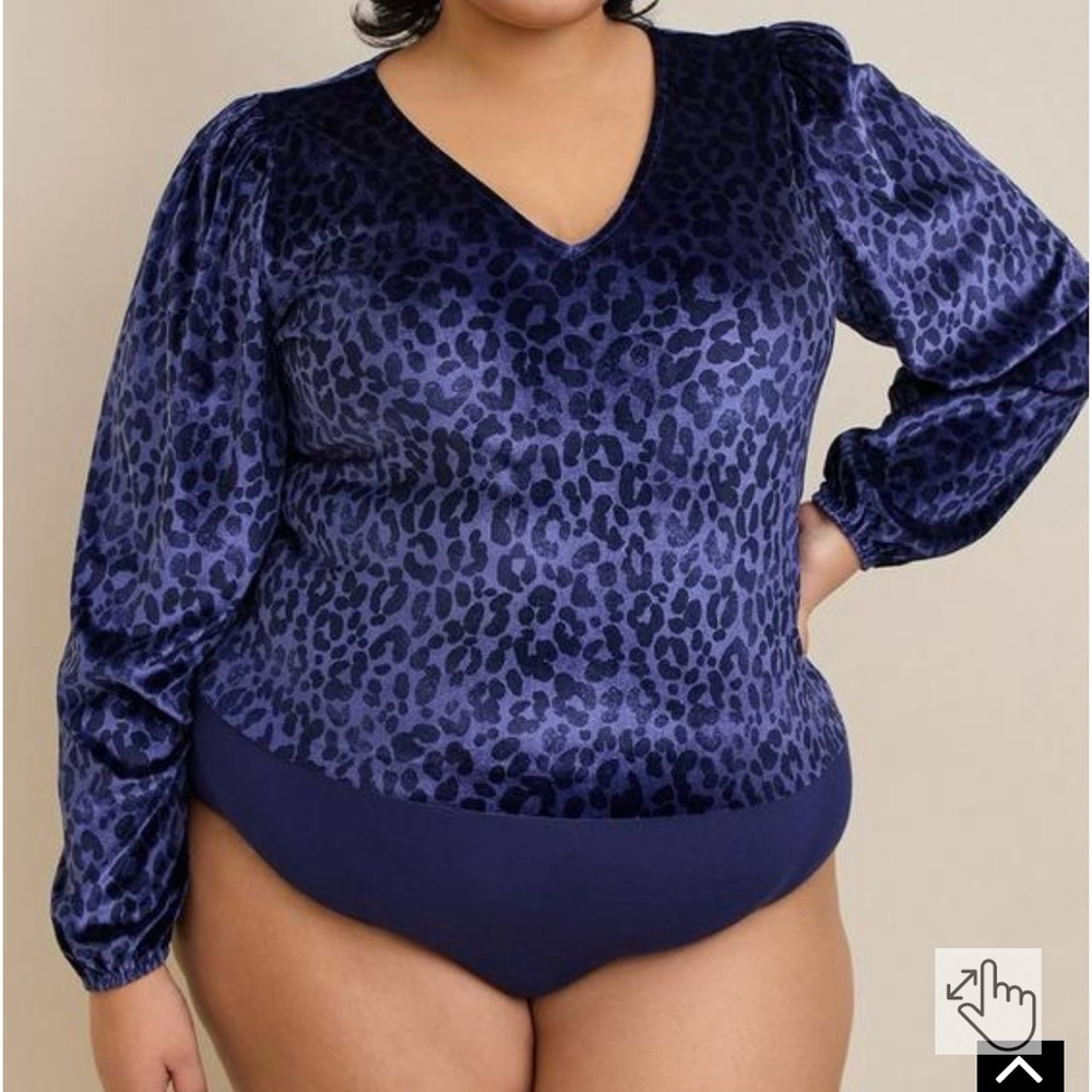 Torrid blue Leopard Velvet Long sleeve Body Suit. Size 3, NWT